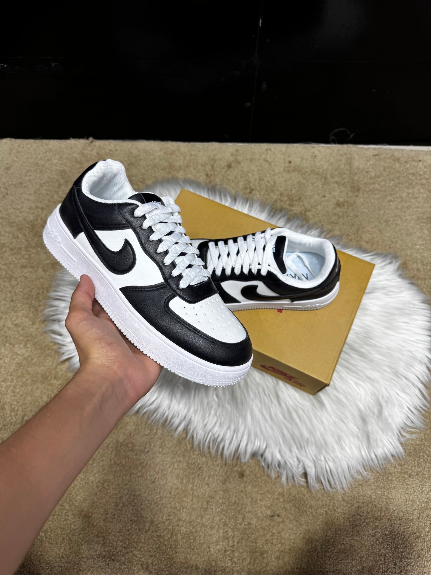 Mens low panda